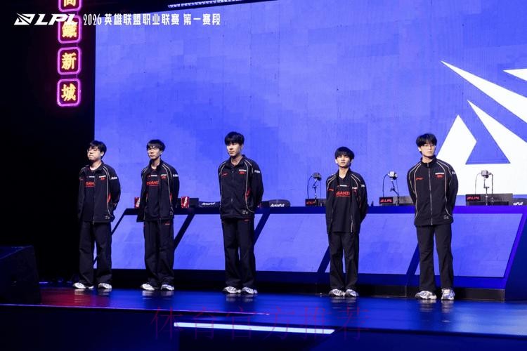 LPL官方发布JDG赛后返图:信念为舟,扬帆直前行! LPL官方发布JDG赛后返图:信念为舟,扬帆直前行!